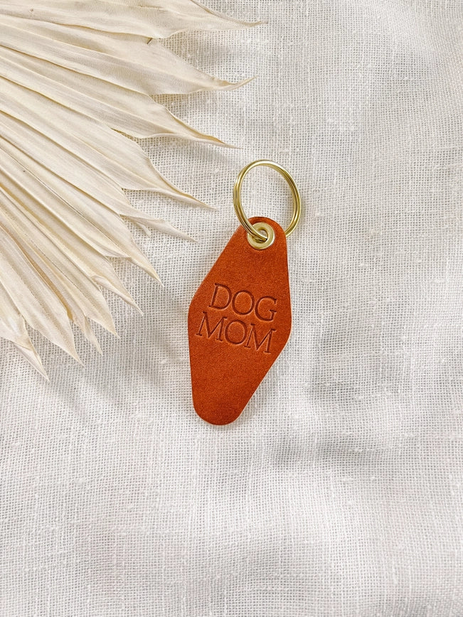 SP - Handmade Leather 'Dog Mom' Motel Keychain