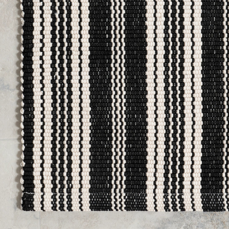 BB- Handwoven Striped Rug (4X6')