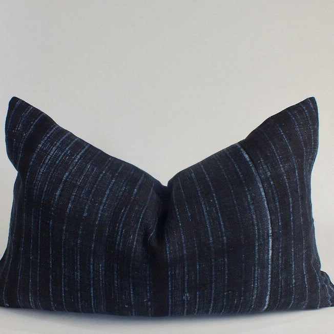 "Levi - 2" Vintage Lumbar Pillow
