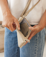 D Suki RFID blocking Phone Bag