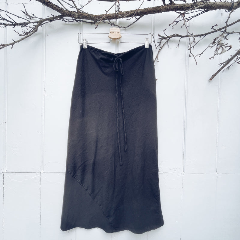 VH-1305 Blk Drawstring Bias Cut Skirt